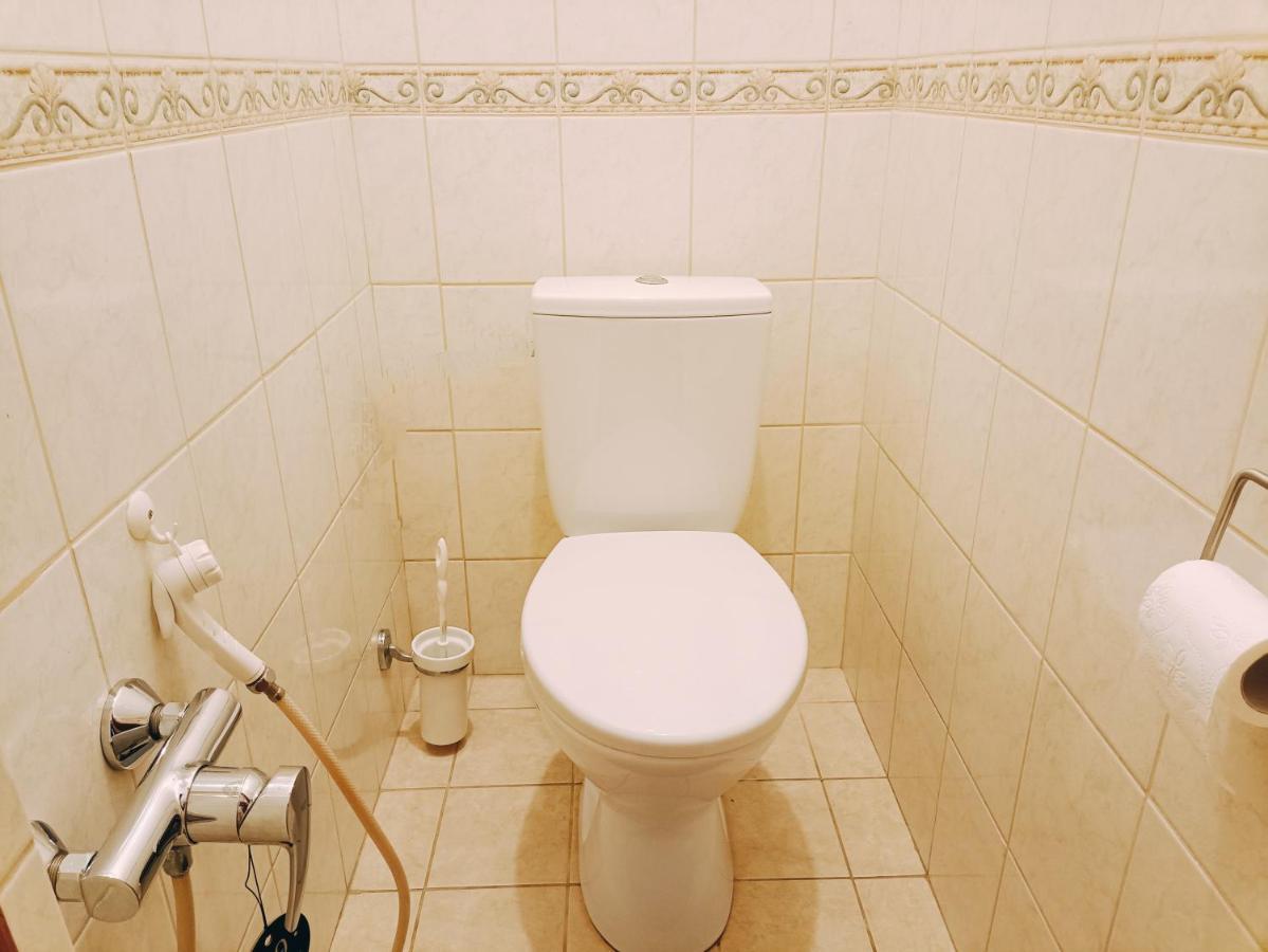 Old Town Retreat With Stunning Views 2 Bedroom Apartment Nearby The Church Of Saint Peter Riga Exterior foto